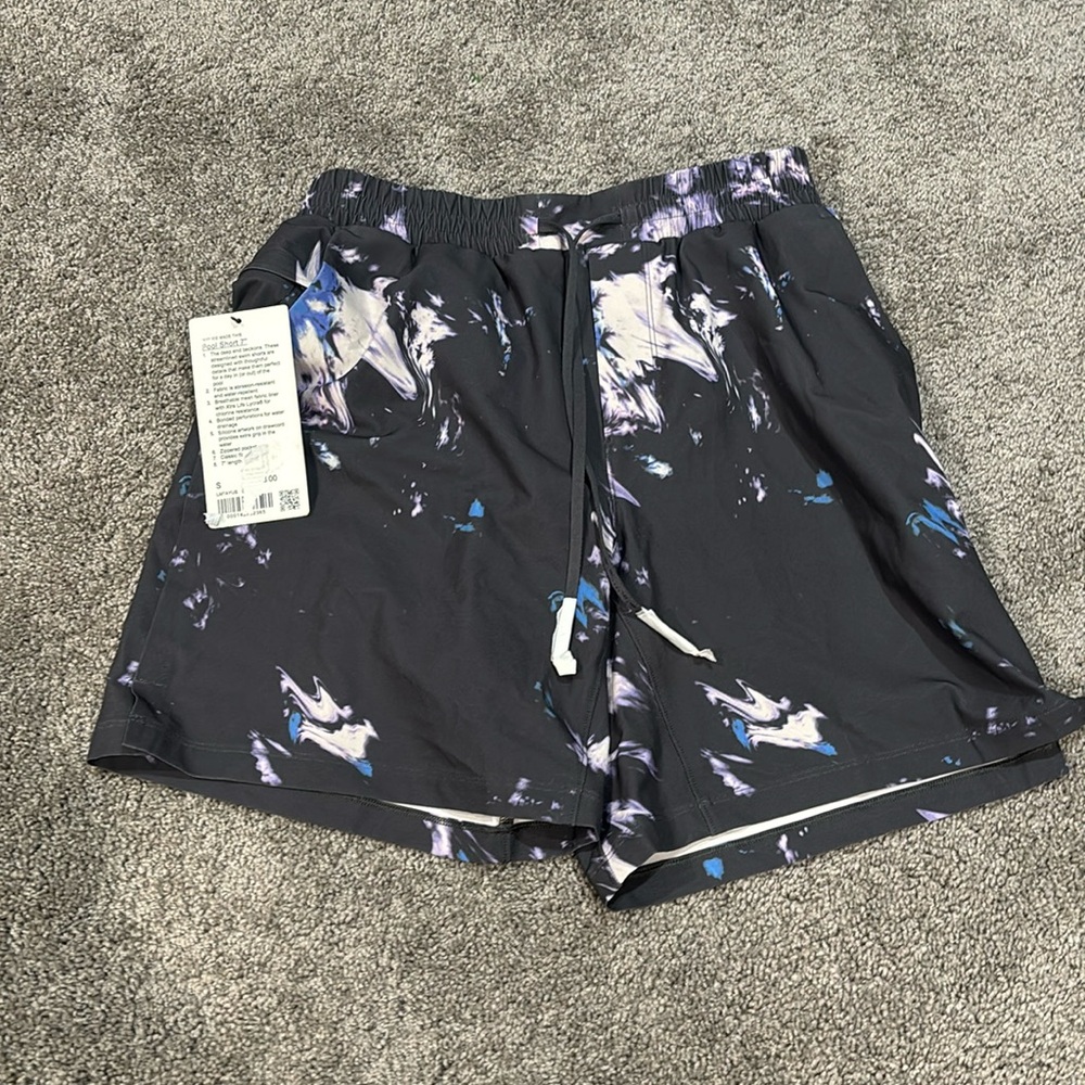 Lululemon pool swim trunks 7”